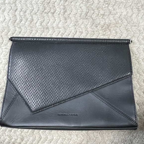 Kendal and Kylie clutch bag - Picture 2 of 5